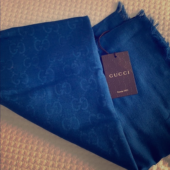 Gucci silk stole/ scarf - Picture 1 of 13